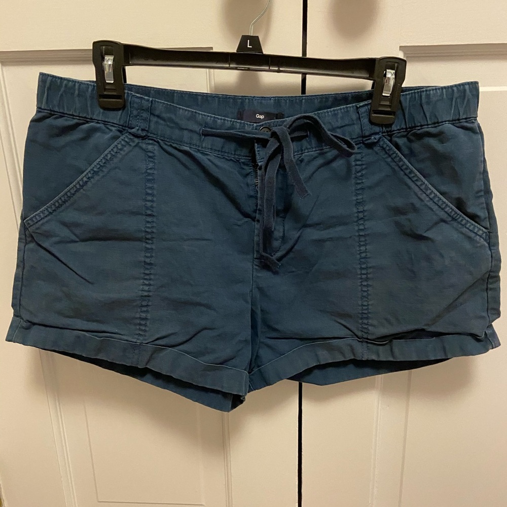 Gap navy shorts